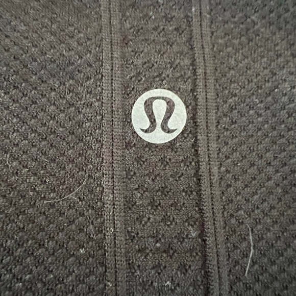 Lululemon shirt - Picture 3 of 4